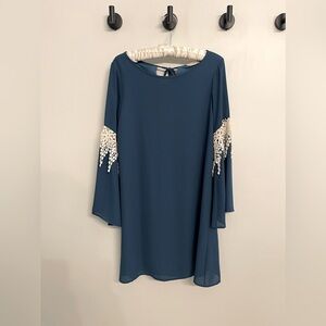 NWOT- Altar’d State Indigo Bell Sleeve Macrame Dress- Size L